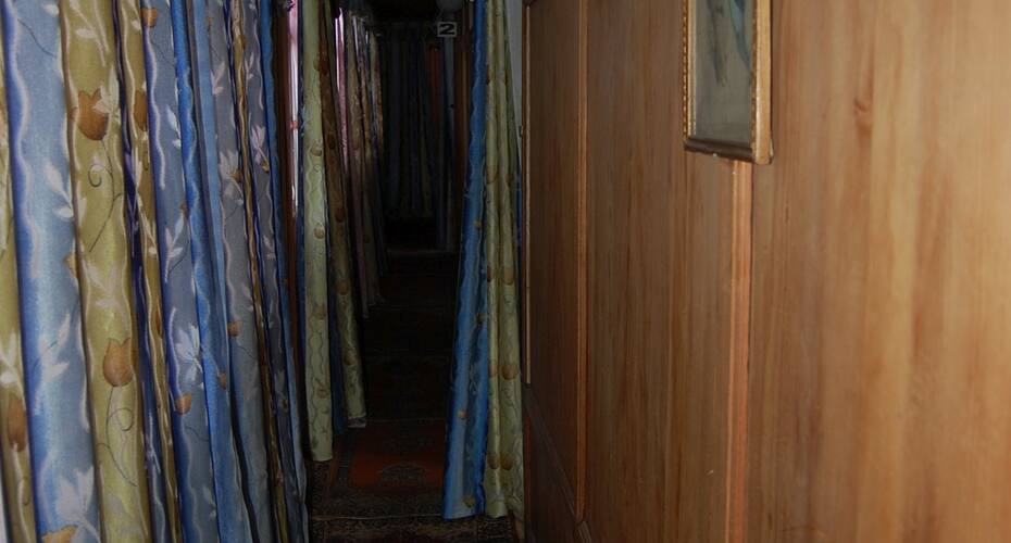 Hafia Houseboat, Srinagar 3